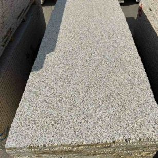 衡阳 黄金麻花岗岩荔枝面毛板，半成品