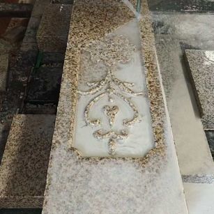 衡阳 黄金麻花岗岩异形加工雕刻栏杆大柱