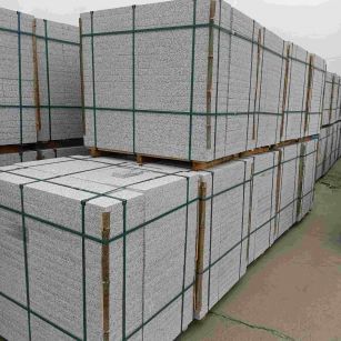 衡阳 白麻花岗岩石材荔枝面地铺石（300*600*50）