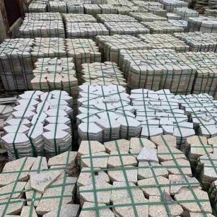 衡阳 黄金麻白麻花岗岩荔枝面地铺石(冰裂纹)