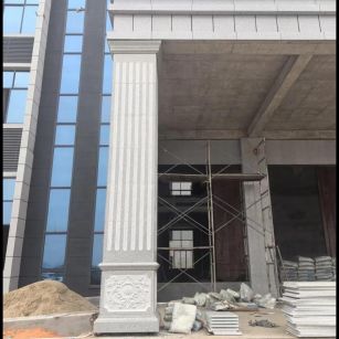 衡阳 芝麻白光面花岗岩门楼大柱（罗马柱）配雕花底座