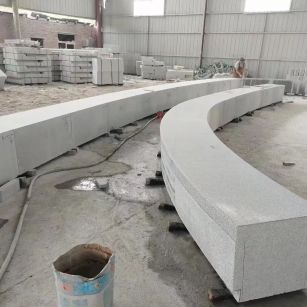 衡阳芝麻白花岗岩石板材 园林光面弧形坐凳