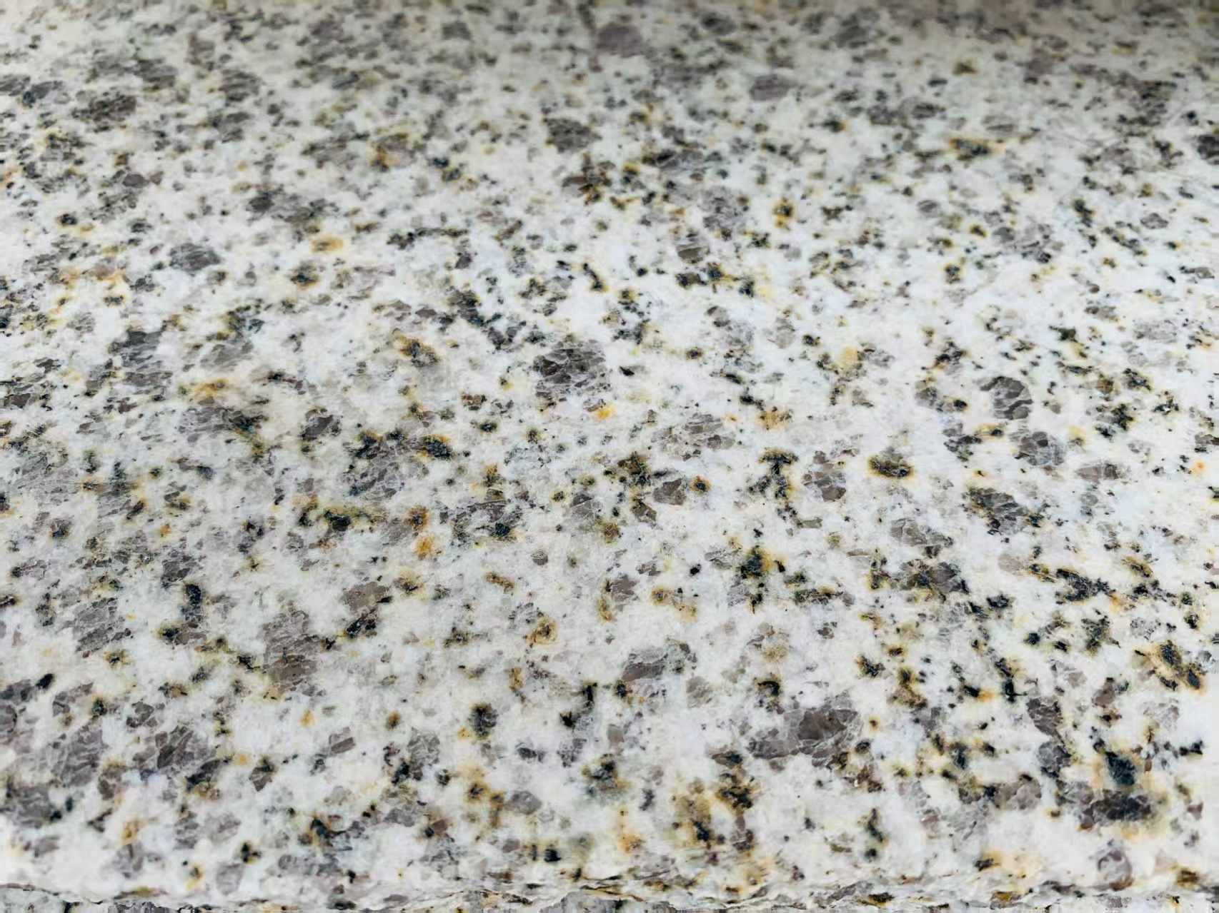 衡阳 黄金麻花岗岩石材浅黄光面