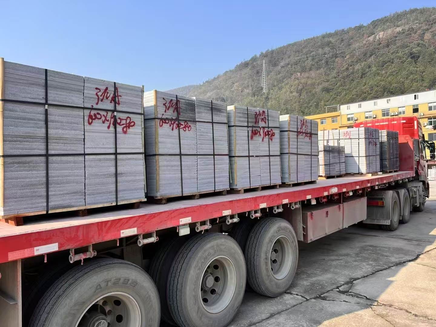 衡阳 芝麻灰地铺石出货日常