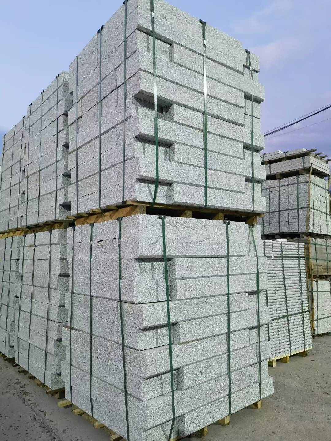 衡阳 芝麻白花岗岩路沿石，路缘石，路肩石，道牙，立缘石，马路牙子，街沿石，侧石等