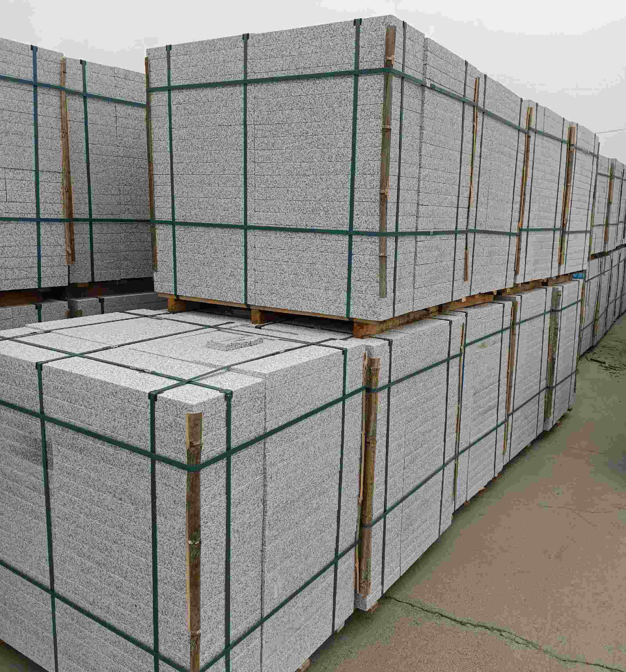 衡阳 白麻花岗岩石材荔枝面地铺石（300*600*50）