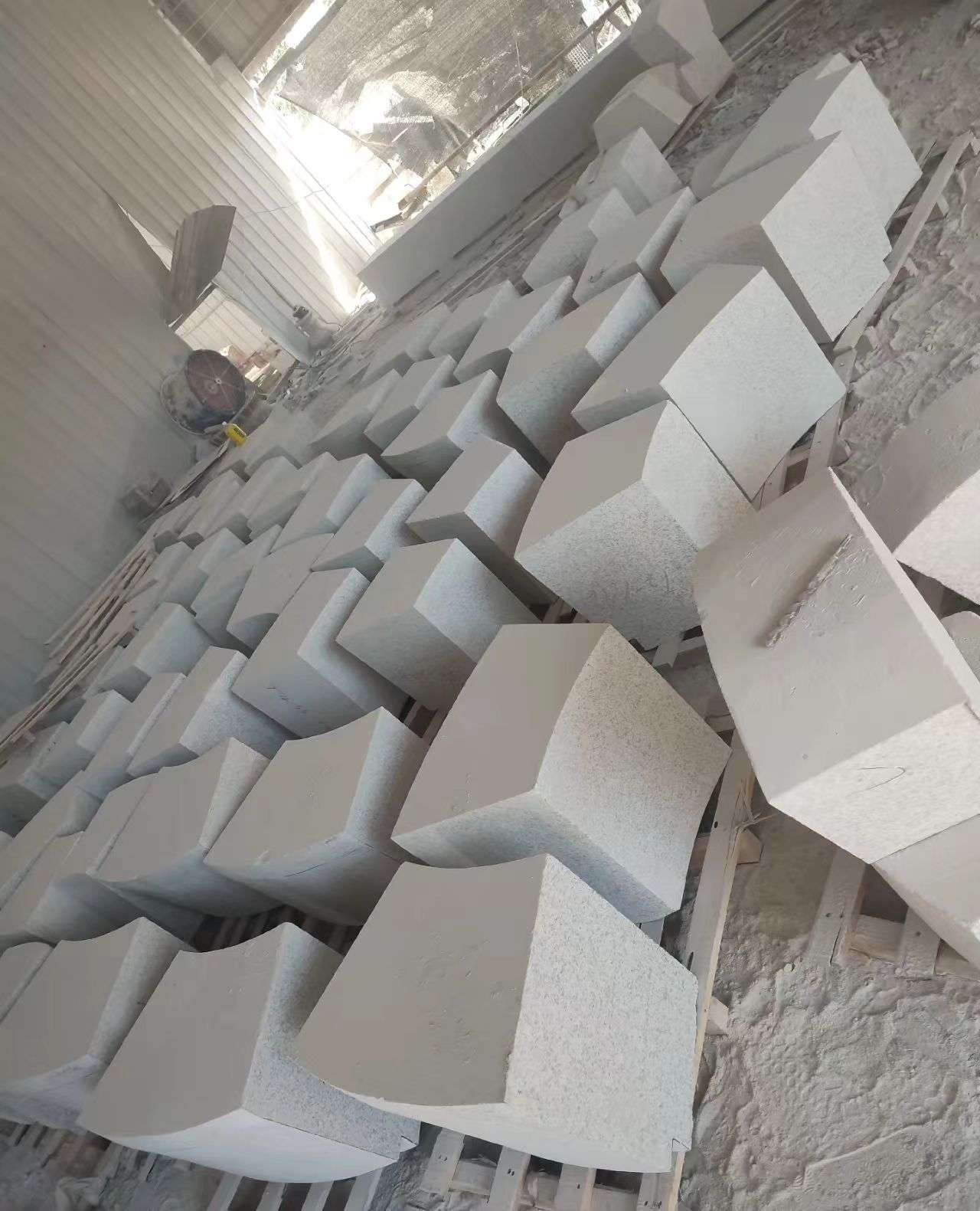 衡阳 白麻花岗岩异形坐凳