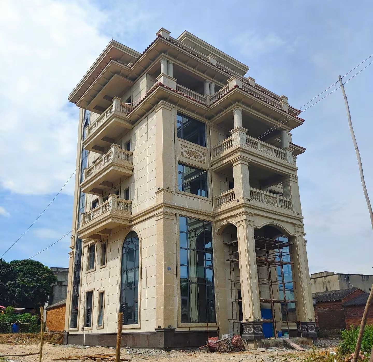 衡阳 黄金麻花岗岩石材别墅外墙干挂搭配（雕花栏杆花瓶柱门楼罗马柱）