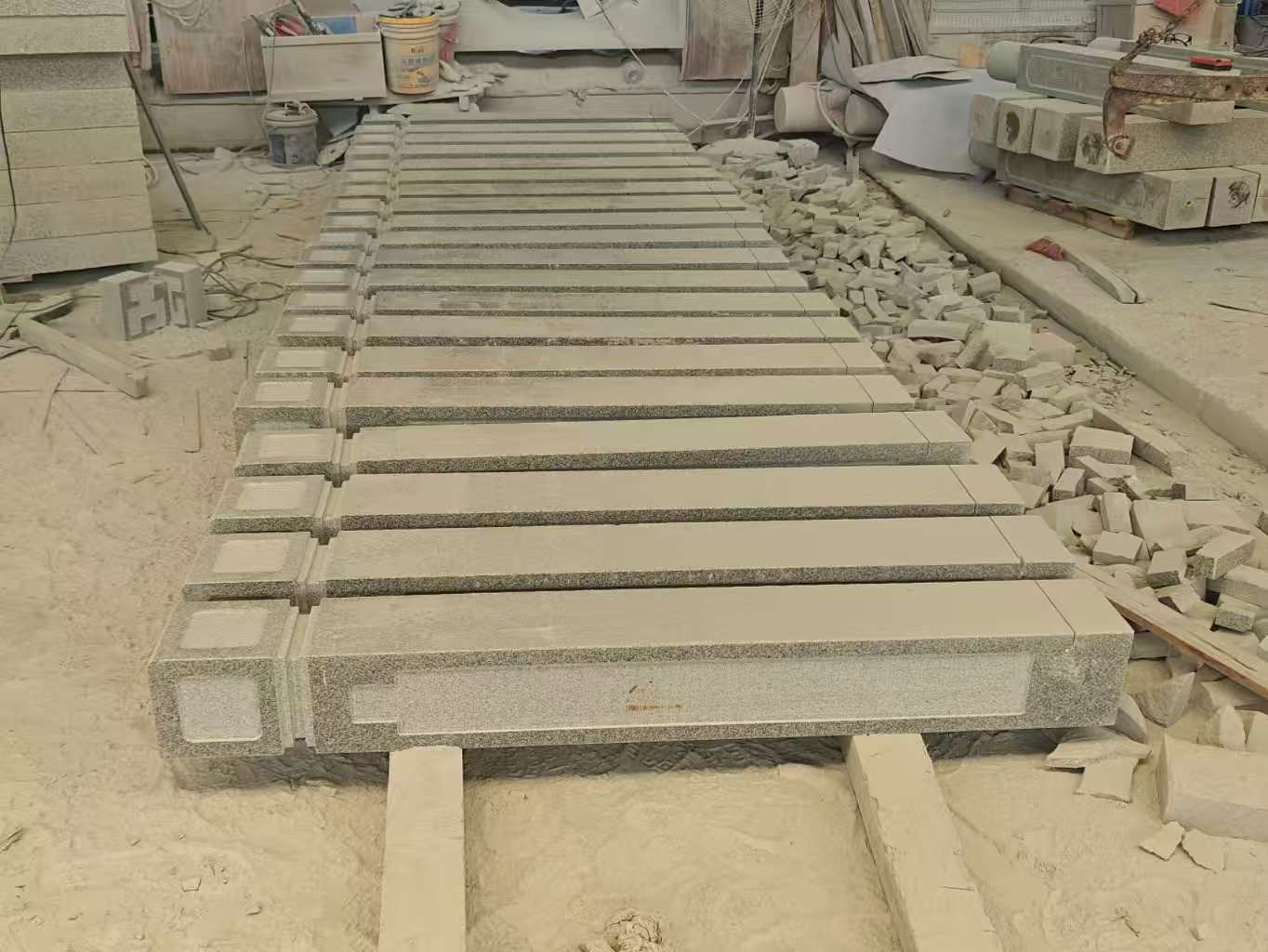 衡阳 芝麻白异形加工雕刻-栏杆大柱，方柱