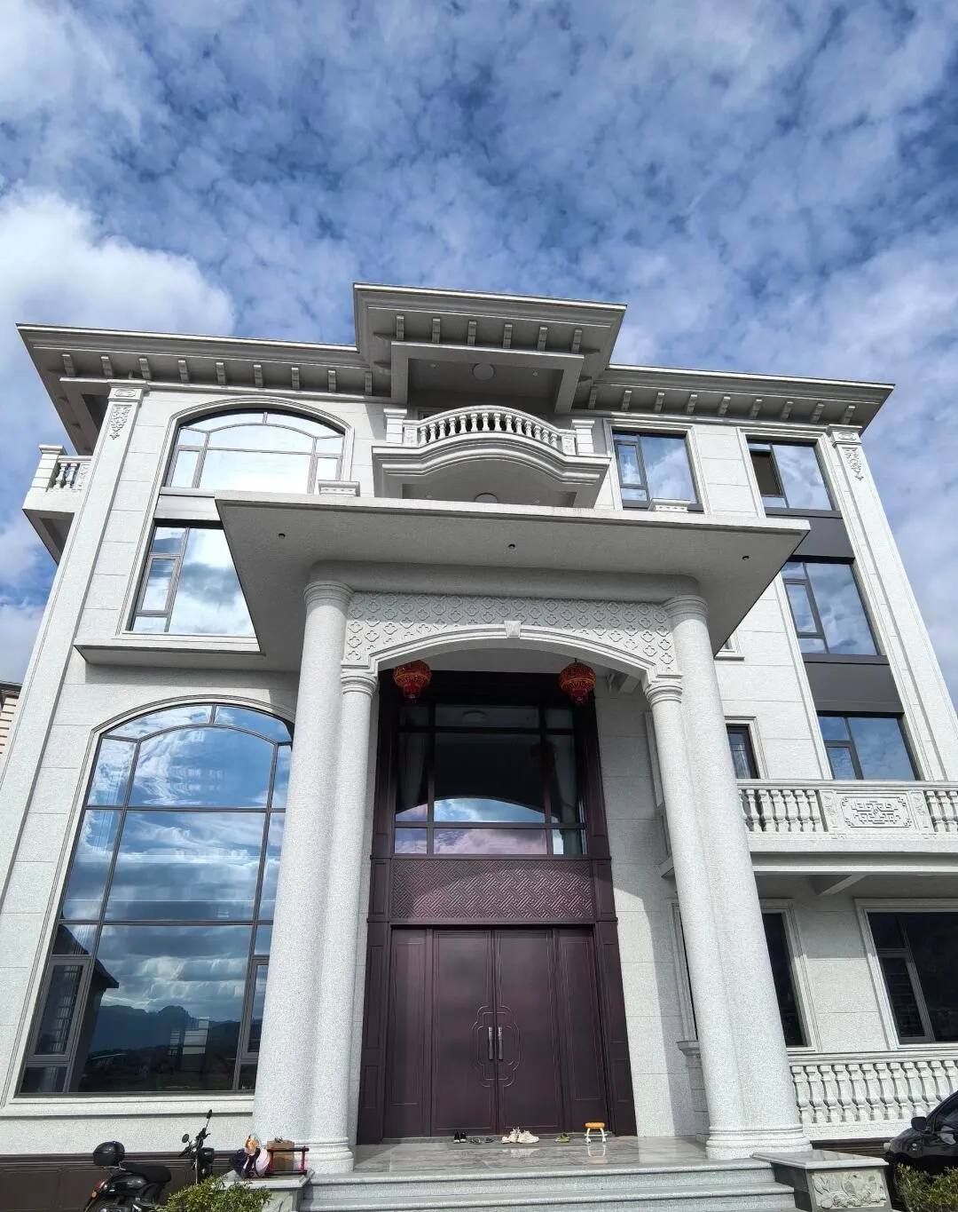 衡阳白麻别墅外墙干挂石材效果示例