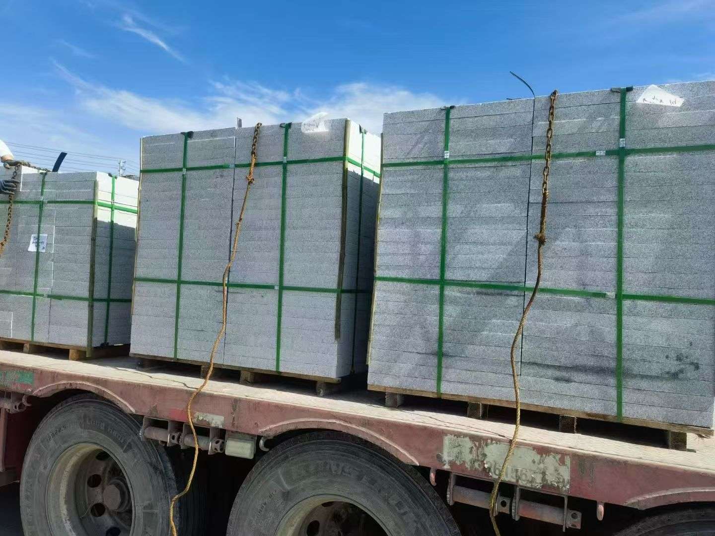 衡阳 芝麻白花岗岩地铺石装车日常