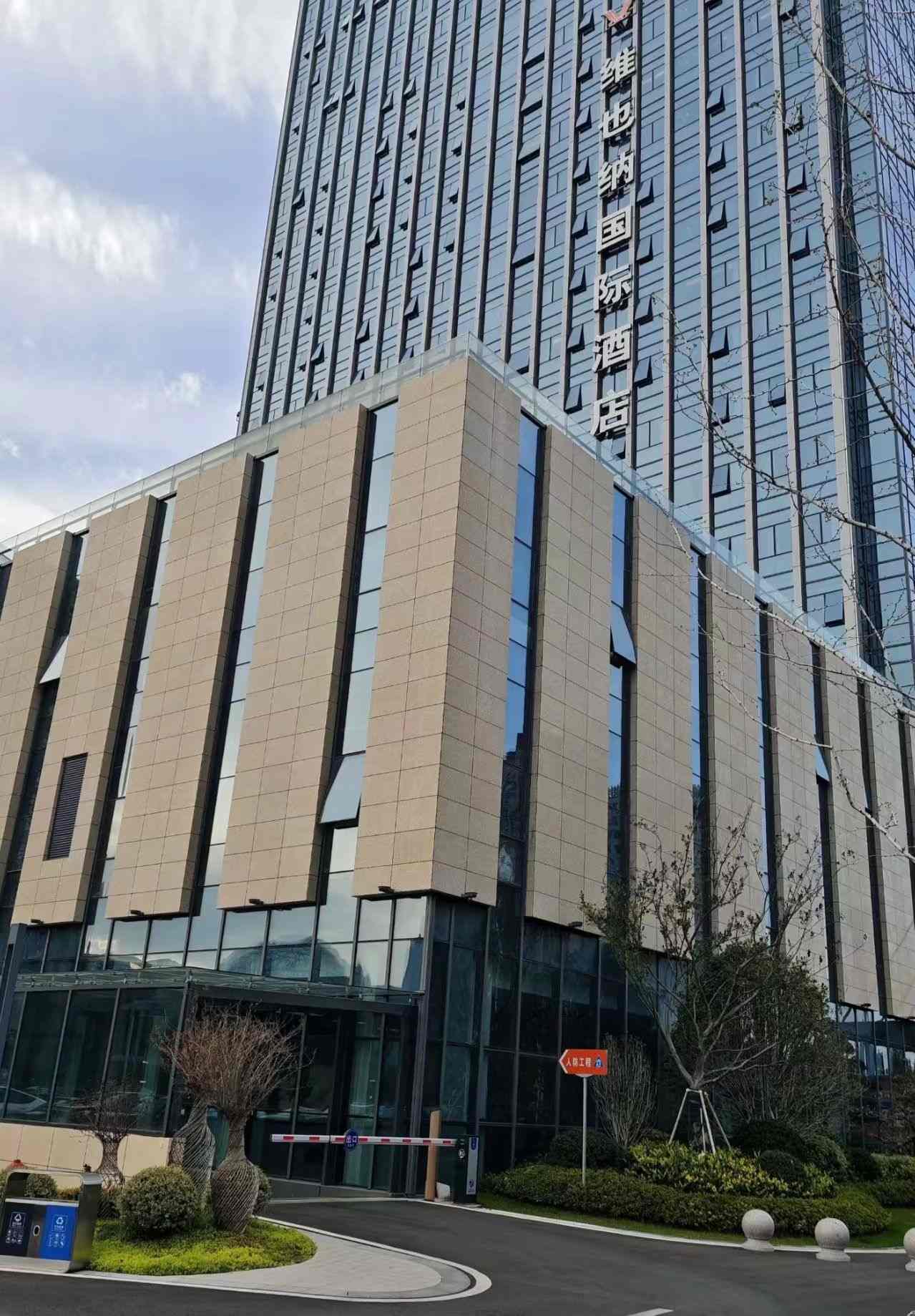 衡阳 黄金麻花岗岩外墙干挂