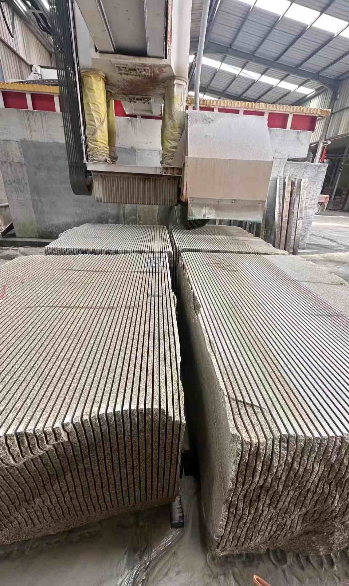 衡阳 车间生产日常，黄金麻白麻花岗岩